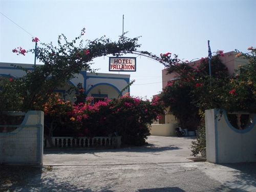 Hotel Palladion Karterados  Bagian luar foto